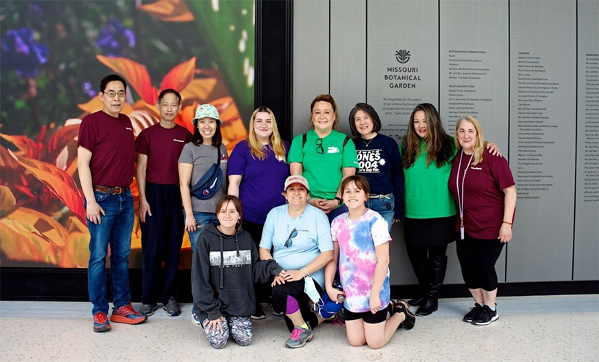 Group of Edward Jones associates at Missouri botanical garden.